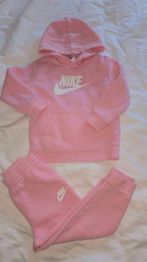 Girls nike tracksuit