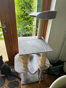 Cat tree