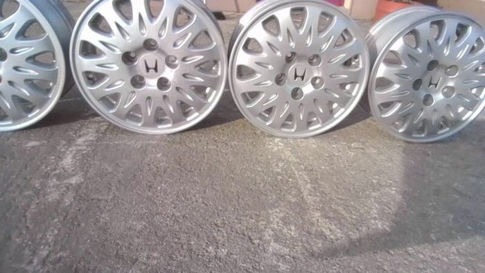 Honda Genuine Alloys Oem   1 Set