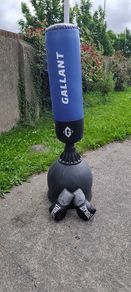 Freestanding punch bag
