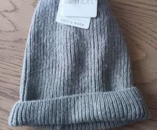 Light gray ribbed knit beanie