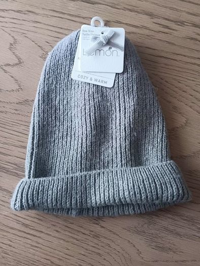 Light gray ribbed knit beanie