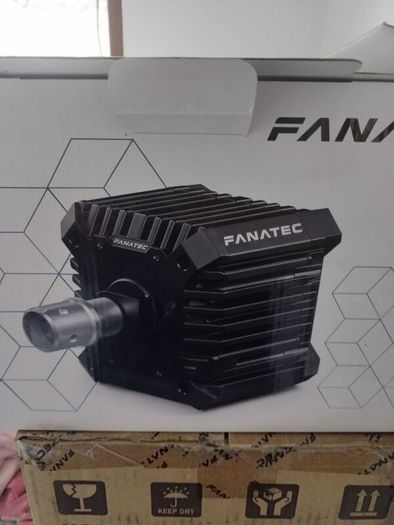 Fanatec CSL DD wheelbase boose kit and table clamp