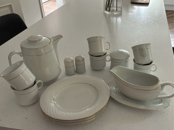 Crockery Set