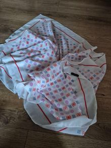 Guess scarf