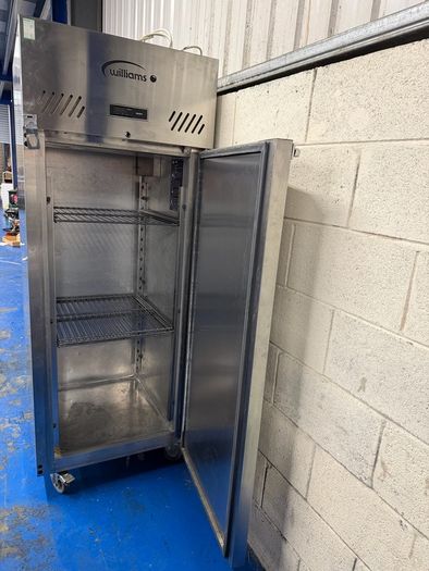 Commercial Free Standing Williams Fridge