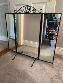 Foldable mirror
