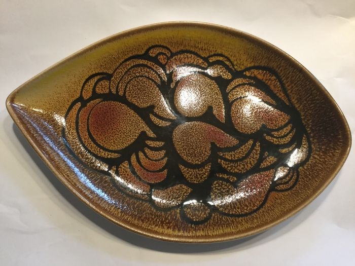 Vintage Poole Aegean Pottery Hand Painted Plate shape 91