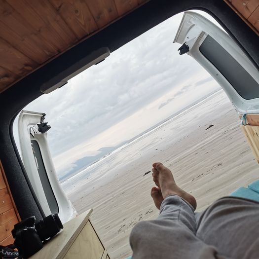 Cosy Volkswagen Caddy Maxi Camper