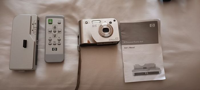 Hp 707 Digital Camera Kit Includes Dock
