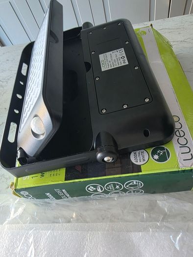 luceco solar floodlight