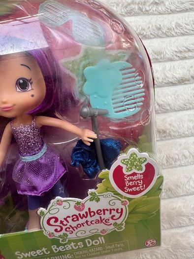 Strawberry Shortcake Sweet Beats Doll Plum Pudding Damaged Box Please see photos