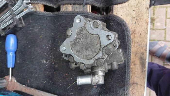 Audi power steering pump. Intercooler Flayweel clutch kit 2.0tdi oil pump injectors gps suspension parts steering rack s-line 6 speed