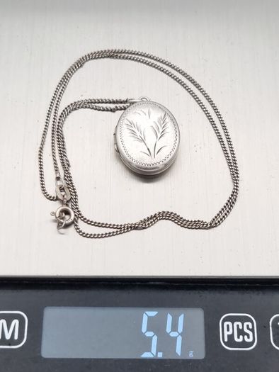 Vintage 925 Sterlinh Silver Photo Locket Necklace, Birmingham 1976