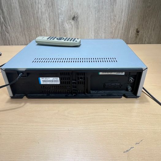 Daewoo ST220P VHS VCR Video Cassette Recorder Player + Remote - Tested Working