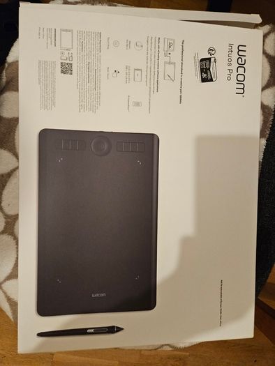 Wacom Intuos Pro M Black with Bluetooth