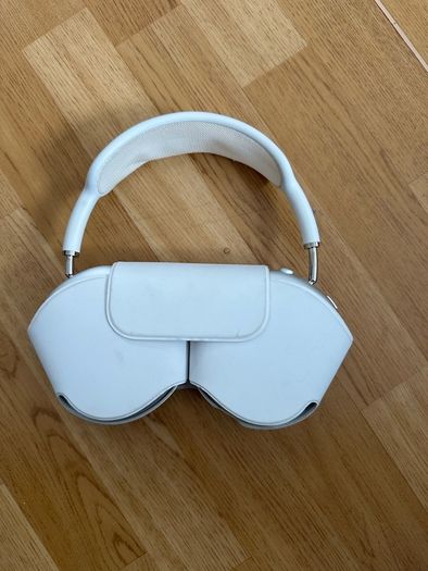 AirPod max 1st gen ( lightning )