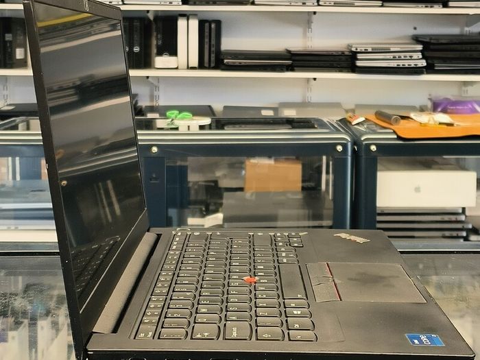 Lenovo ThinkPad E14 Laptop 14" Intel i7-1165G7 (11th Gen) 16GB RAM 500GB SSD Windows 11 Pro