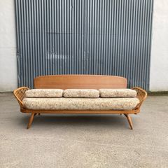 Ercol Daybed Studio Couch - Warehouse and Showroom Open Saturday 31st October 12 till 4pm Eircode R95T227