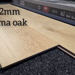 Laminated click flooring 12mm Palma oak