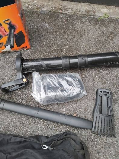 Electric leaf blower