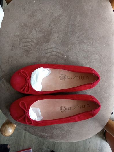 UNISA Red suede ballet flats. Size 38 (fit like 37) Never worn.