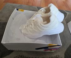 new white chunky sole trainers
