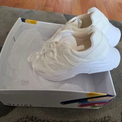 new white chunky sole trainers