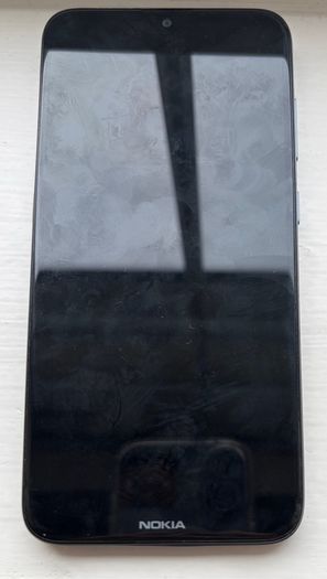 Job lot of 12 phones, 6 phone cases and 6 loose parts