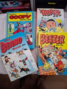 4 X Children Annuals Comics Books From The 1970's & 80's  Beano , Beerzer , Goofy , Topoer  ,