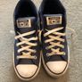 Boys converse size 4 Image 3