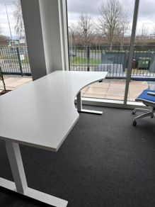 Electric Standing Desk 200x100cm, Spacious, Stable, Perfect for Dual Monitors