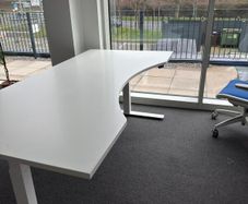 Electric Standing Desk 200x100cm, Spacious, Stable, Perfect for Dual Monitors