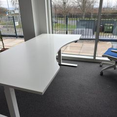 Electric Standing Desk 200x100cm, Spacious, Stable, Perfect for Dual Monitors