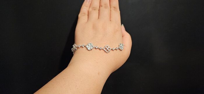 Sumiyaki Mother of Pearl-Like and Diamante 4 Leaf Clover Bracelet