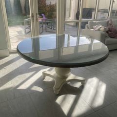 Stunning Round Pedestal Dining Table with Glass Top & Curved Base