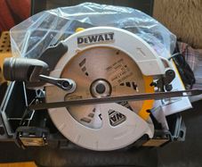 DeWalt Corded Circular saw DWE560K-GB