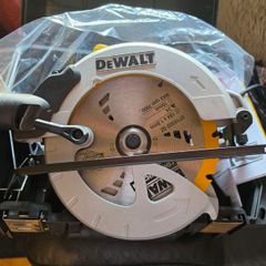 DeWalt Corded Circular saw DWE560K-GB