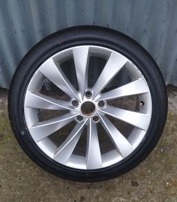 Vw Passat CC alloy wheel with new tyre (single wheel)