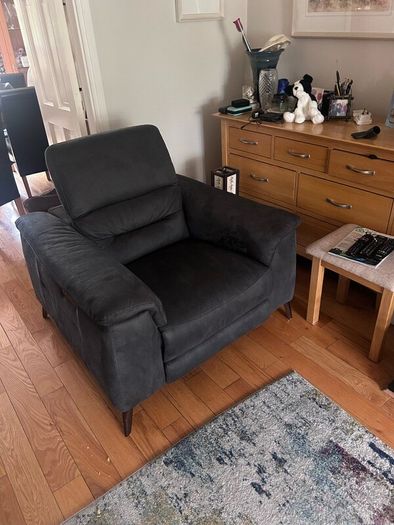 Recliner Sofa - Excellent condition