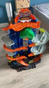 Hot Wheels Ultimate Garage Playset Track