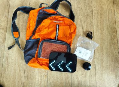 SAFE safety cycling bike sport backpack LED screen signal orange or green  VUP brand new bicycle safe indicators