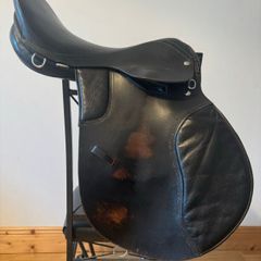 Saddle 17.5 Inch
