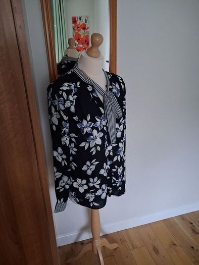American Brand NYDJ Tie Blouse Size S