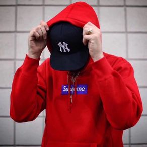 Mens Supreme Hoodie (XL)  Delivery