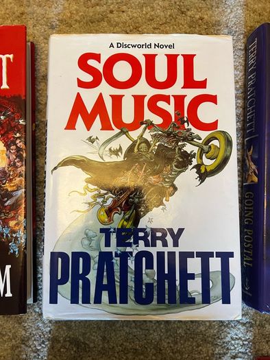 21 Discworld books Hardcover