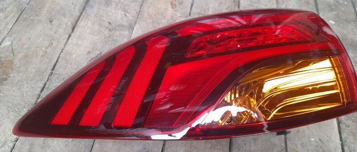 Genuine Hyundai Tucson Rear Bumper & L/H Outer Taillight