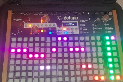 Synthstrom Audible Deluge OLED with Hard Case and Deck Saver