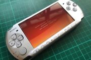 Sony Psp Slim 300x Playstation Portable Limited Edition MYSTIC ICE SILVER + Cfw + 32gb [ RETRO GAMING LEGEND ] [Collection Or Postage]