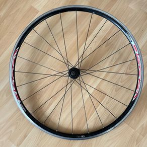 Shimano R500 Rear Wheel (with some play in the axle)